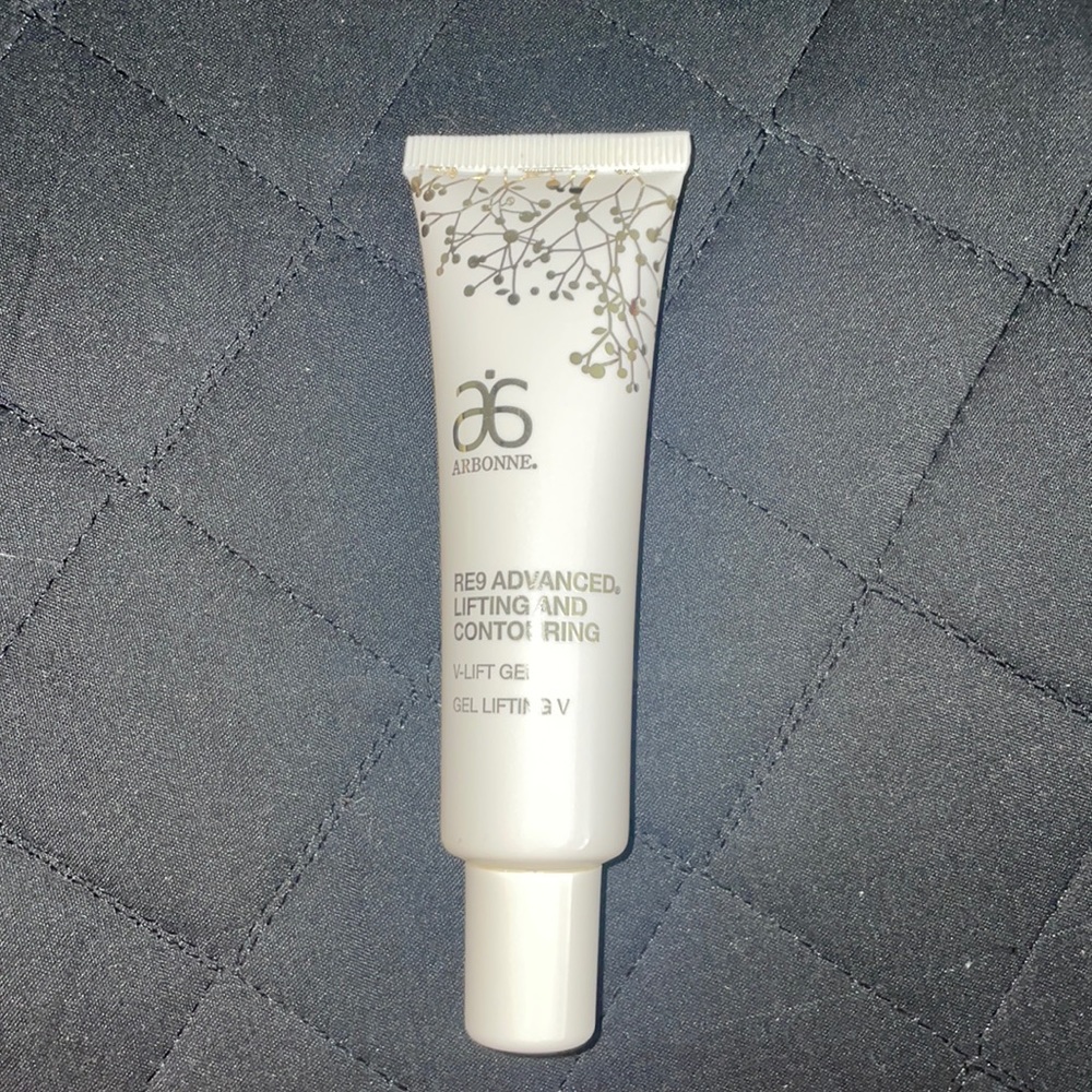 Arbonne RE9 Lifting and Contouring V-Lift Gel